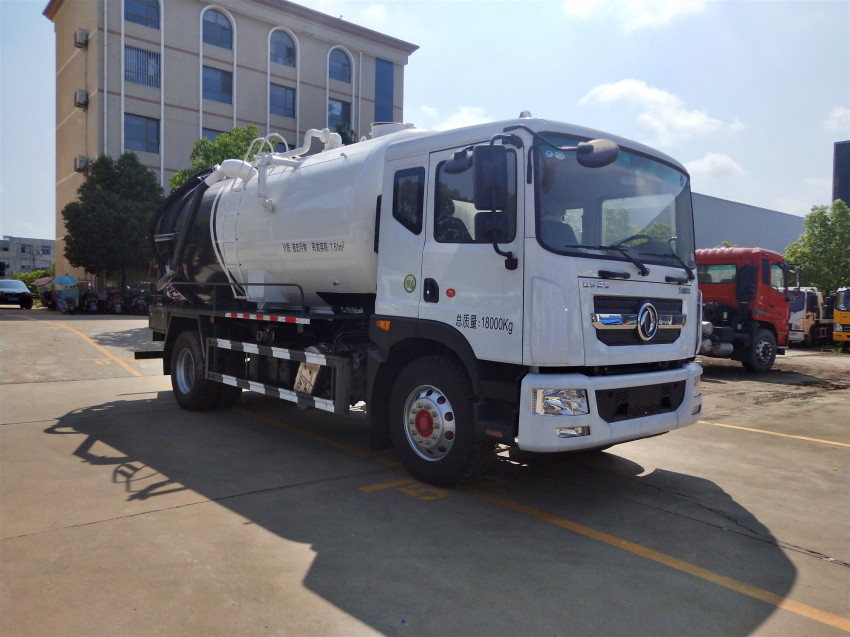 東風D9吸污車 東風D9吸污車
