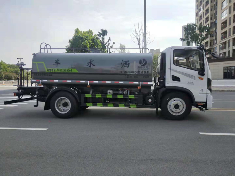 東風(fēng)華神8噸灑水車(chē) 東風(fēng)華神8噸灑水車(chē)