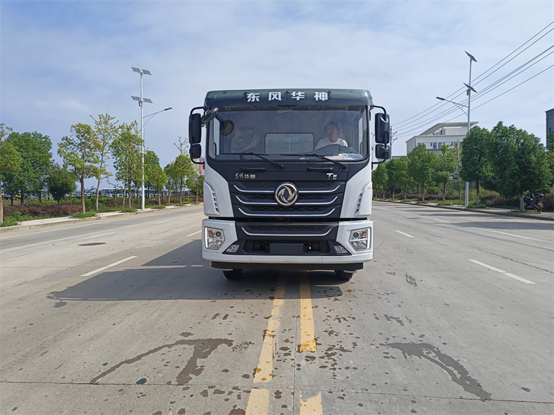 東風(fēng)12方灑水車-12噸灑水車 東風(fēng)12方灑水車-12噸灑水車