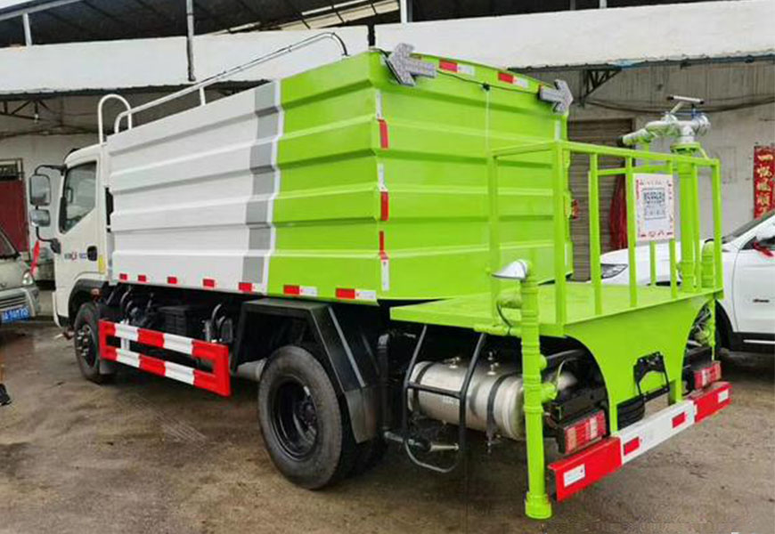 時風(fēng)7方藍(lán)牌多功能抑塵灑水車后方展示圖